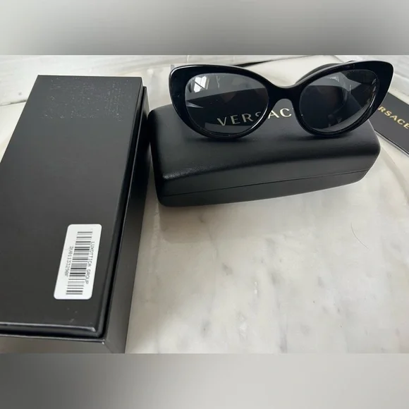 NEW VERSACE BLK CAT EYE, GOLD HARDWARE, ORIGINAL BOX, BOOKLET, MICROFIBER CLOTH - Picture 5 of 10